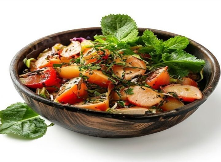 Картофельный салат с горчицей и колбасой